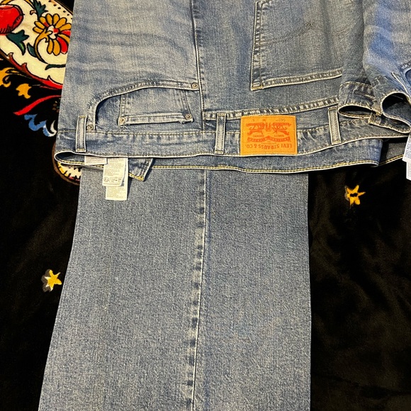 Men’s 48x32 Levi’s jeans. - Picture 4 of 4